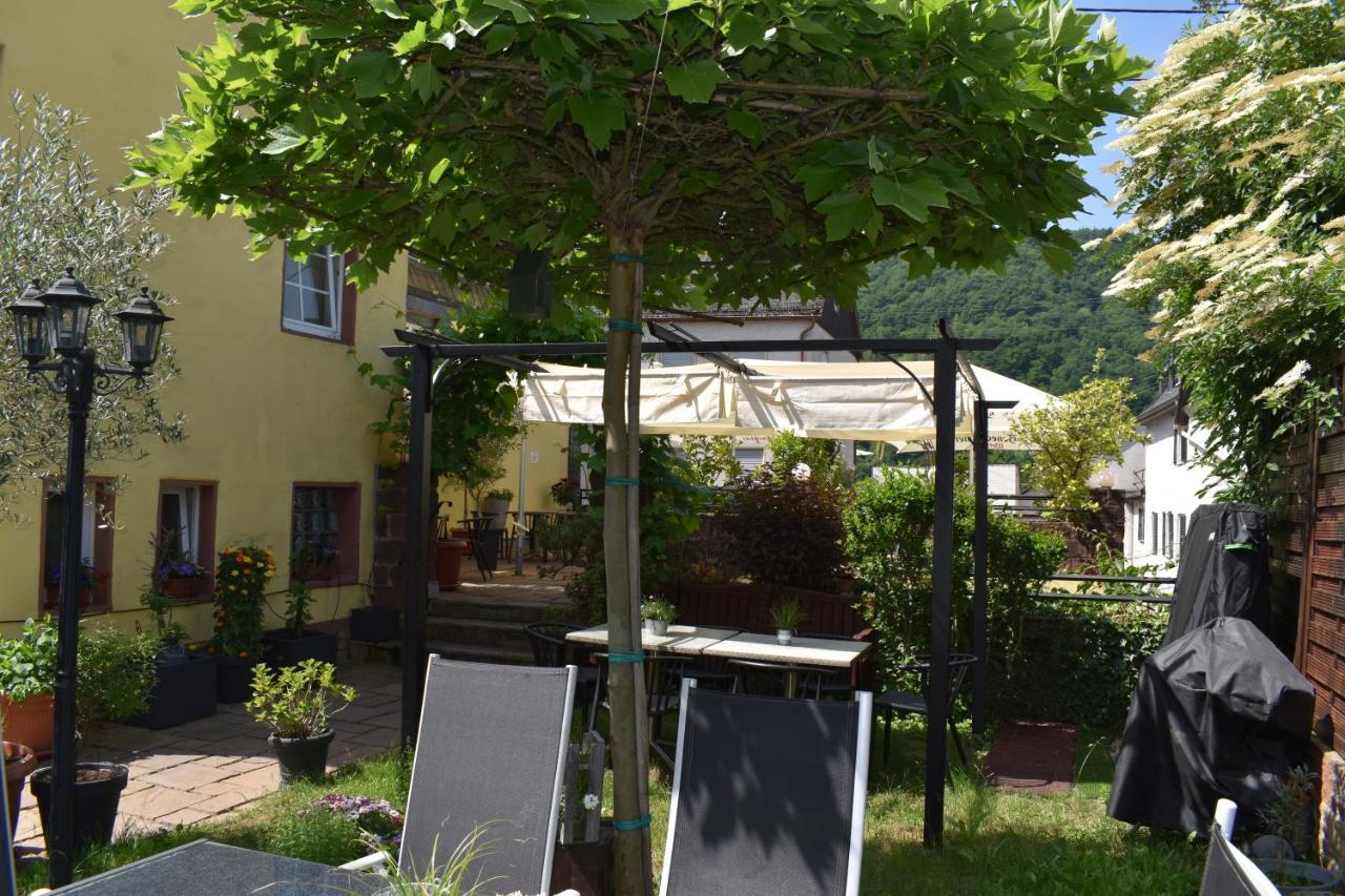 Landgasthof Zur Sonne Enkirch Exterior photo