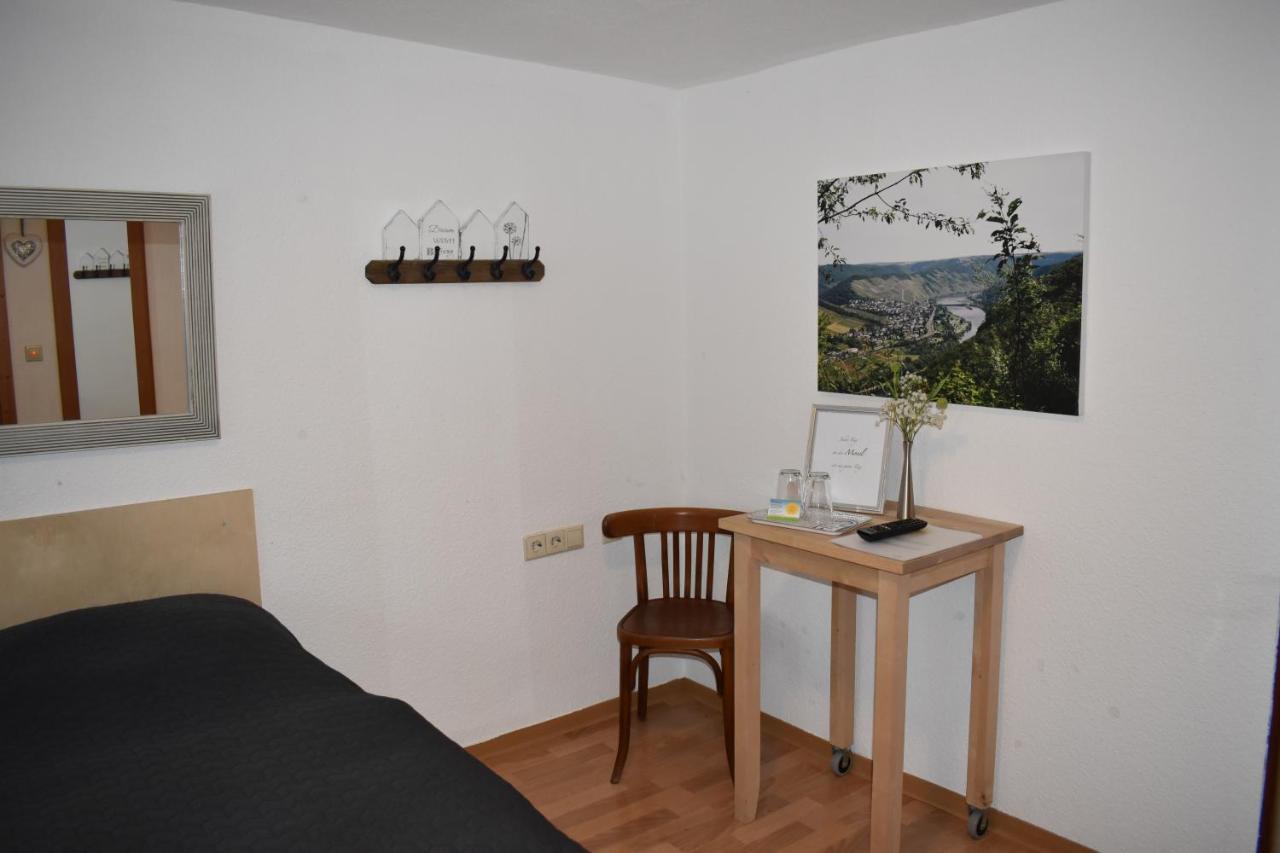 Landgasthof Zur Sonne Enkirch Exterior photo